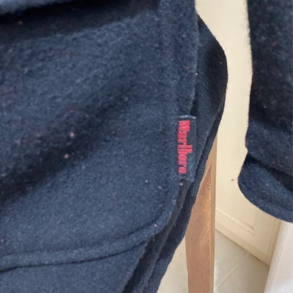 Vintage Marlboro Black & Red
Reversible Barn Field Work
Jacket Men's Size Small - Picture 10 of 11